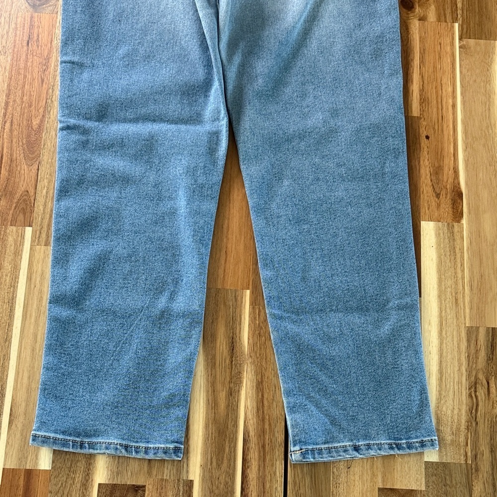 Jordache Sky Blue High Rise Curvy Mom Jeans - Size 12 - Picture 11 of 13